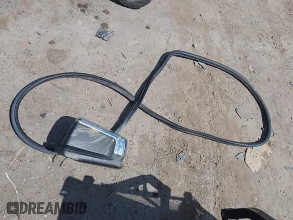 2023 Chevrolet Silverado 1500 LT z VIN 1GCUDDE81PZ193504, wystawiony jako IAAI lot #43079884 z przebiegiem 24 647 mil mil oraz . Historia ofert i sprzedaży dostępna na DreamBid. Obrazek 12.