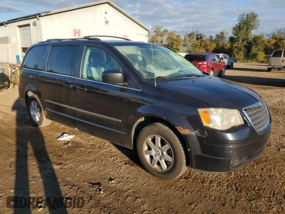 ✅ 2010 Chrysler Town & Country Touring Plus • VIN: 2A4RR8DX1AR442127 • Lot: 82341335. Wystawiony na Copart z przebiegiem 225 482 mil. Bezpłatny archiwum sprzedaży aukcyjnych z USA i szczegółowy raport historii pojazdu na DreamBid. Zdjęcie 4.