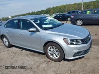 ✅ 2018 Volkswagen Passat S • VIN: 1VWAA7A36JC011598 • Lot: 43285882. Wystawiony na IAAI z przebiegiem 102 770 mil. Bezpłatny archiwum sprzedaży aukcyjnych z USA i szczegółowy raport historii pojazdu na DreamBid. Zdjęcie 1.