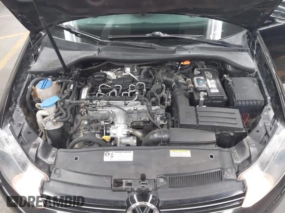 ✅ 2014 Volkswagen Jetta TDI w/Sunroof • VIN: 3VWPL7AJ2EM608433 • Lot: 43769222. Wystawiony na IAAI z przebiegiem 193 598 mil. Bezpłatny archiwum sprzedaży aukcyjnych z USA i szczegółowy raport historii pojazdu na DreamBid. Zdjęcie 10.