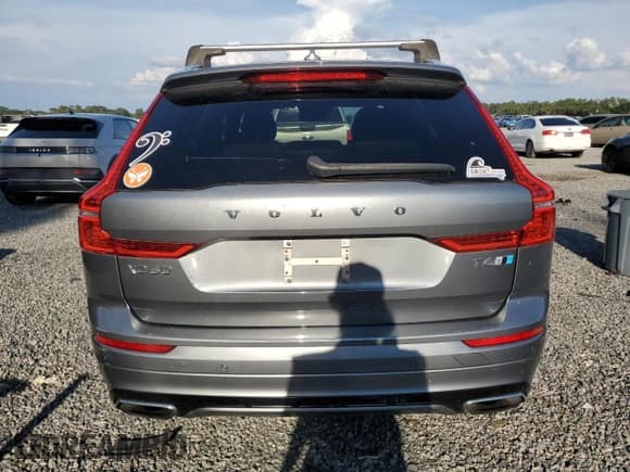 ✅ 2018 Volvo XC60 R-Design • VIN: LYVA22RM6JB083468 • Lot: 70678615. Wystawiony na Copart z przebiegiem 68 149 mil. Bezpłatny archiwum sprzedaży aukcyjnych z USA i szczegółowy raport historii pojazdu na DreamBid. Zdjęcie 6.