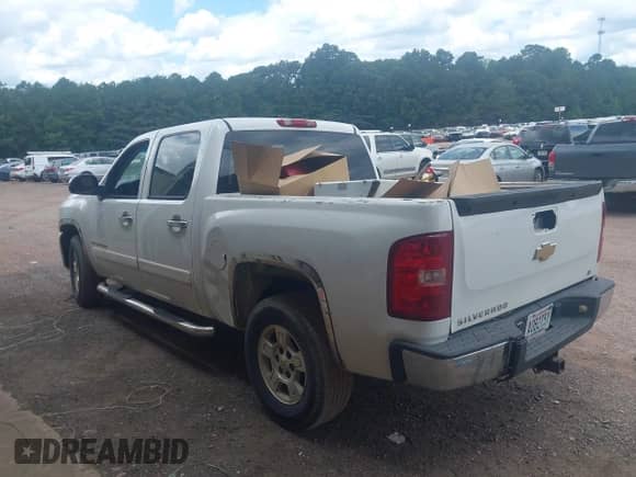 2008 Chevrolet Silverado 1500 1LT z VIN 3GCEC13J48G118065, wystawiony jako IAAI lot #42251569 z przebiegiem 297 165 mil mil oraz . Historia ofert i sprzedaży dostępna na DreamBid. Obrazek 3.