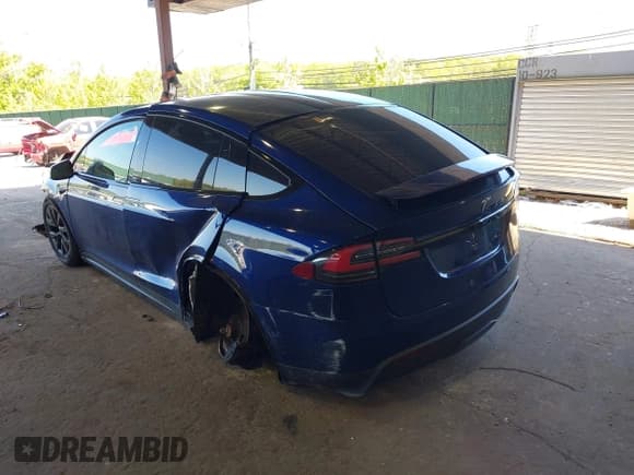 ✅ 2022 Tesla Model X Plaid • VIN: 7SAXCBE69NF332819 • Lot: 42222159. Wystawiony na IAAI z przebiegiem 38 784 mil. Bezpłatny archiwum sprzedaży aukcyjnych z USA i szczegółowy raport historii pojazdu na DreamBid. Zdjęcie 3.