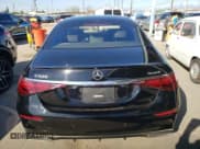 ✅ 2022 Mercedes-Benz S 500 • VIN: W1K6G6DB6NA086572 • Lot: 67462832. Wystawiony na Copart z przebiegiem 8 829 mil. Bezpłatny archiwum sprzedaży aukcyjnych z USA i szczegółowy raport historii pojazdu na DreamBid. Zdjęcie 6.