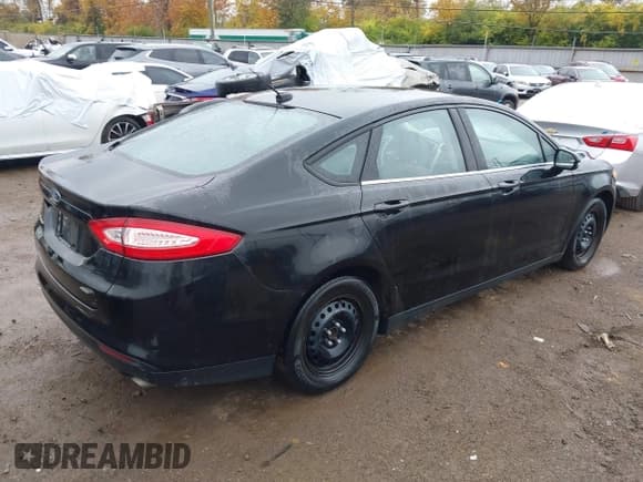 ✅ 2013 Ford Fusion S • VIN: 3FA6P0G79DR340042 • Лот: 43626427. Опубликован ранее на IAAI с пробегом 170 994 миль. Бесплатный доступ к архиву аукционных продаж из США и подробный отчёт об истории автомобиля на DreamBid. Изображение 4.