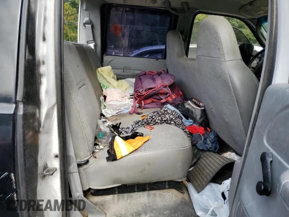 ✅ 2004 Ford F-350 • VIN: 1FDWW37P64EC80086 • Lot: 81394445. Wystawiony na Copart z przebiegiem Nie podano. Bezpłatny archiwum sprzedaży aukcyjnych z USA i szczegółowy raport historii pojazdu na DreamBid. Zdjęcie 11.