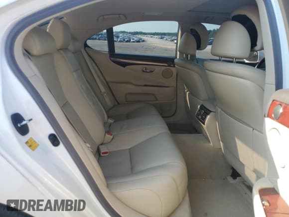 ✅ 2010 Lexus LS 460 • VIN: JTHBL5EF5A5098214 • Лот: 71899705. Опубликован ранее на Copart с пробегом 144 267 миль. Бесплатный доступ к архиву аукционных продаж из США и подробный отчёт об истории автомобиля на DreamBid. Изображение 10.