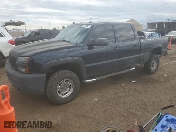 ✅ 2005 Chevrolet Silverado 2500HD LS • VIN: 1GCHK23215F913487 • Lot: 57225445. Wystawiony na Copart z przebiegiem 280 120 mil. Bezpłatny archiwum sprzedaży aukcyjnych z USA i szczegółowy raport historii pojazdu na DreamBid. Zdjęcie 1.