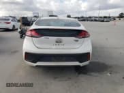 ✅ 2021 Hyundai Ioniq Blue • VIN: KMHC65LC0MU246569 • Lot: 43947335. Wystawiony na Copart z przebiegiem 77 233 mil. Bezpłatny archiwum sprzedaży aukcyjnych z USA i szczegółowy raport historii pojazdu na DreamBid. Zdjęcie 6.