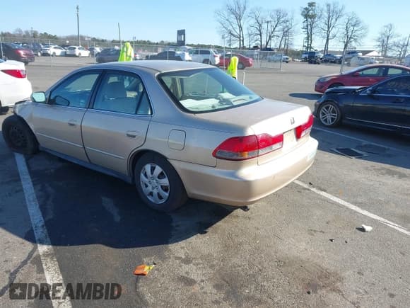 ✅ 2001 Honda Accord LX • VIN: 1HGCG16461A046180 • Lot: 41779920. Listed on IAAI with 73,040 mi. Free auction sales archive from the USA and detailed vehicle history report at DreamBid. Image 3.