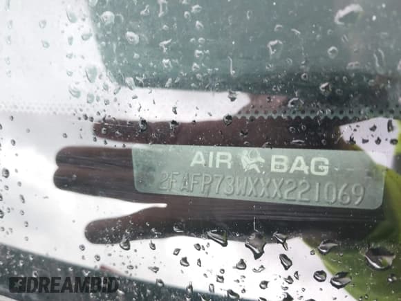 ✅ 1999 Ford Crown Victoria • VIN: 2FAFP73WXXX221069 • Lot: 41750127. Listed on IAAI with 177,142 mi. Free auction sales archive from the USA and detailed vehicle history report at DreamBid. Image 9.