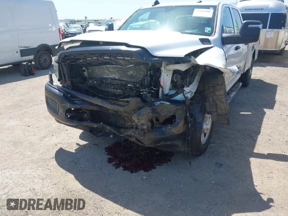 ✅ 2023 Ram 2500 Tradesman • VIN: 3C6UR5HL7PG547413 • Лот: 41998600. Опубликован ранее на IAAI с пробегом 19 803 миль. Бесплатный доступ к архиву аукционных продаж из США и подробный отчёт об истории автомобиля на DreamBid. Изображение 6.