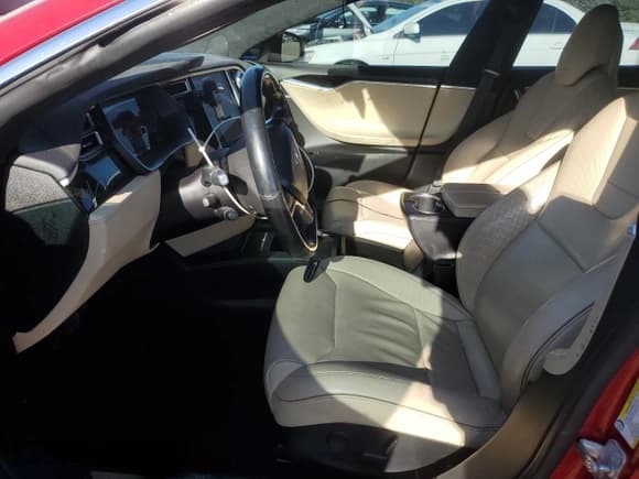 ✅ 2017 Tesla Model S 60 • VIN: 5YJSA1E17HF185660 • Lot: 86136925. Listed on Copart with 148,462 mi. Free auction sales archive from the USA and detailed vehicle history report at DreamBid. Image 7.