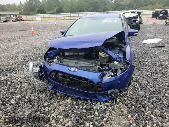 ✅ 2013 Ford Focus ST • VIN: 1FADP3L97DL254548 • Lot: 89503675. Wystawiony na Copart z przebiegiem 127 234 mil. Bezpłatny archiwum sprzedaży aukcyjnych z USA i szczegółowy raport historii pojazdu na DreamBid. Zdjęcie 13.