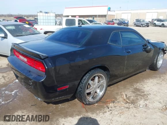 ✅ 2013 Dodge Challenger R/T • VIN: 2C3CDYBT5DH515301 • Lot: 41359532. Listed on IAAI with 170,146 mi. Free auction sales archive from the USA and detailed vehicle history report at DreamBid. Image 4.