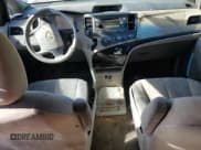 ✅ 2012 Toyota Sienna LE • VIN: 5TDKA3DC0CS009360 • Lot: 93304335. Wystawiony na Copart z przebiegiem 244 001 mil. Bezpłatny archiwum sprzedaży aukcyjnych z USA i szczegółowy raport historii pojazdu na DreamBid. Zdjęcie 8.