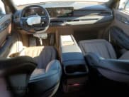 ✅ 2024 Kia EV9 GT-Line • VIN: KNDAEFS53R6021047 • Lot: 84347894. Wystawiony na Copart z przebiegiem 7 215 mil. Bezpłatny archiwum sprzedaży aukcyjnych z USA i szczegółowy raport historii pojazdu na DreamBid. Zdjęcie 8.