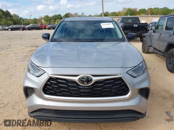 ✅ 2023 Toyota Highlander XLE • VIN: 5TDKDRAH6PS510706 • Lot: 43399407. Wystawiony na IAAI z przebiegiem 42 202 mil. Bezpłatny archiwum sprzedaży aukcyjnych z USA i szczegółowy raport historii pojazdu na DreamBid. Zdjęcie 12.