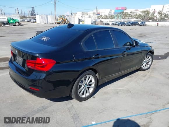 ✅ 2017 BMW 3 Series 320i xDrive • VIN: WBA8E5G3XHNU42703 • Лот: 43154433. Опубликован ранее на IAAI с пробегом 91 804 миль. Бесплатный доступ к архиву аукционных продаж из США и подробный отчёт об истории автомобиля на DreamBid. Изображение 4.