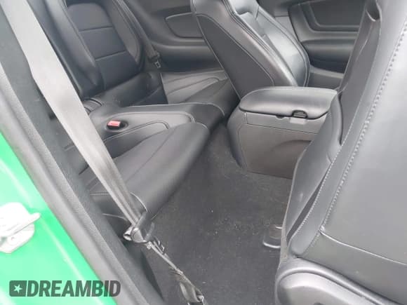 ✅ 2019 Ford Mustang GT Premium • VIN: 1FA6P8CF3K5156873 • Lot: 43633673. Wystawiony na IAAI z przebiegiem 30 947 mil. Bezpłatny archiwum sprzedaży aukcyjnych z USA i szczegółowy raport historii pojazdu na DreamBid. Zdjęcie 8.