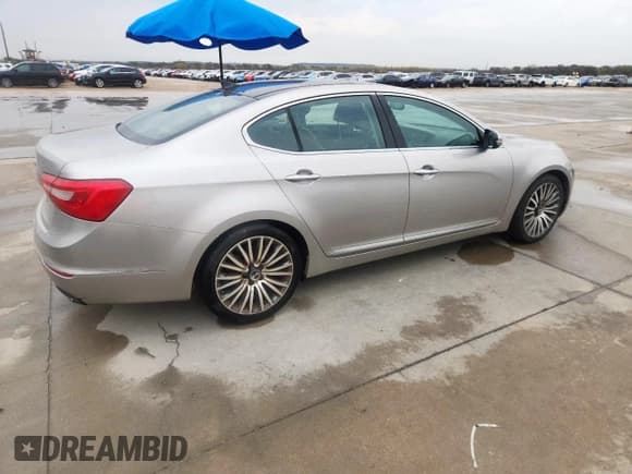 ✅ 2014 Kia Cadenza Premium • VIN: KNALN4D73E5135025 • Lot: 93888385. Listed on Copart with 203,866 mi. Free auction sales archive from the USA and detailed vehicle history report at DreamBid. Image 3.