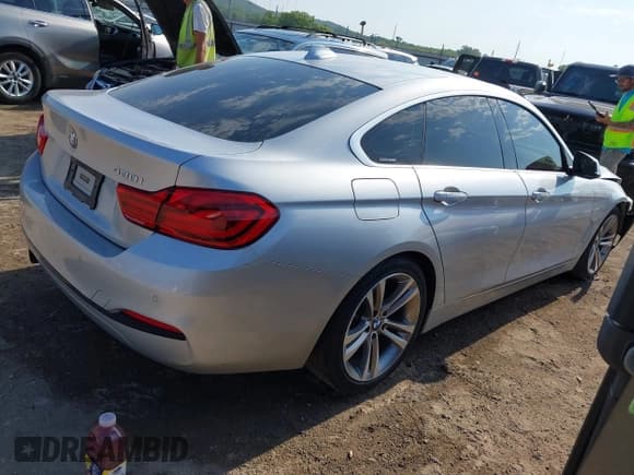 ✅ 2019 BMW 4 Series 430i • VIN: WBA4J1C51KBM14629 • Lot: 42934408. Wystawiony na IAAI z przebiegiem 100 522 mil. Bezpłatny archiwum sprzedaży aukcyjnych z USA i szczegółowy raport historii pojazdu na DreamBid. Zdjęcie 4.
