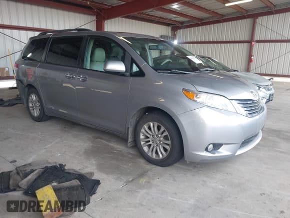 ✅ 2012 Toyota Sienna XLE • VIN: 5TDYK3DC3CS210368 • Lot: 43834362. Wystawiony na IAAI z przebiegiem 185 989 mil. Bezpłatny archiwum sprzedaży aukcyjnych z USA i szczegółowy raport historii pojazdu na DreamBid. Zdjęcie 1.