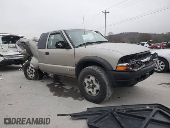 2001 Chevrolet S-10 LS ZR2 с VIN 1GCCT19W918136664, выставлен на аукционе Copart как лот 83030804 с пробегом 253 013 миль миль и Списание • Salvage title. История ставок и продаж доступна на DreamBid. Изображение 4.