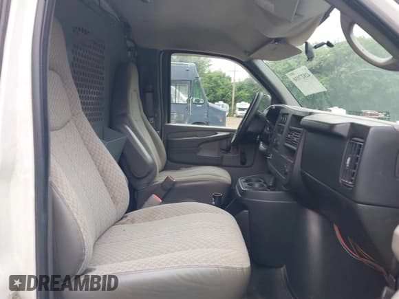 ✅ 2008 Chevrolet Express Cargo • VIN: 1GCGG25C981143334 • Лот: 42827030. Опубликован ранее на IAAI с пробегом 126 361 миль. Бесплатный доступ к архиву аукционных продаж из США и подробный отчёт об истории автомобиля на DreamBid. Изображение 5.