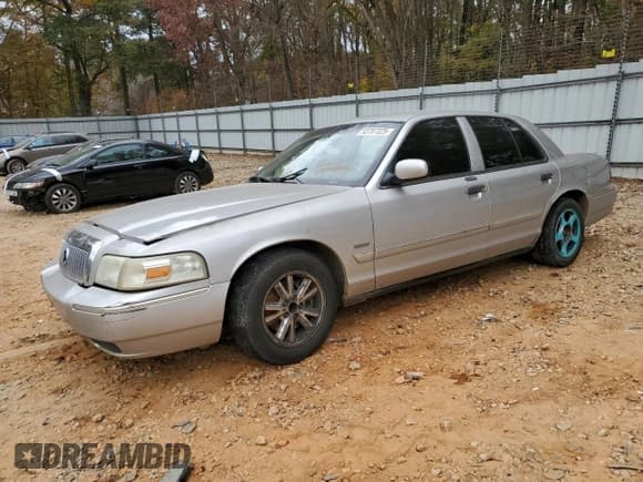✅ 2010 Mercury Grand Marquis LS • VIN: 2MEBM7FV8AX614725 • Lot: 93707325. Wystawiony na Copart z przebiegiem 295 253 mil. Bezpłatny archiwum sprzedaży aukcyjnych z USA i szczegółowy raport historii pojazdu na DreamBid. Zdjęcie 1.