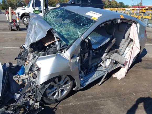 ✅ 2012 Honda Insight EX • VIN: JHMZE2H70CS000156 • Lot: 43483870. Listed on IAAI with Not provided. Free auction sales archive from the USA and detailed vehicle history report at DreamBid. Image 6.