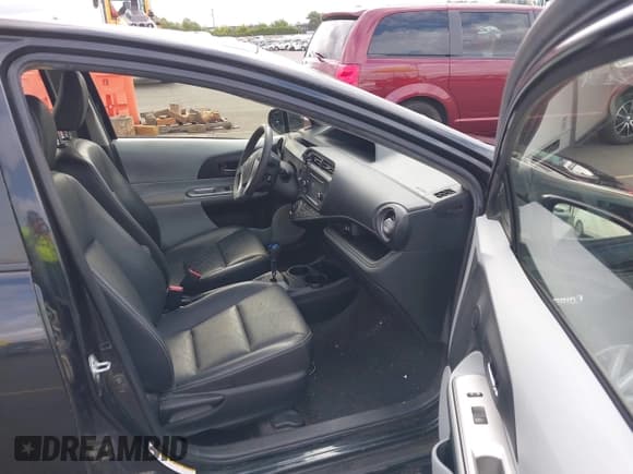 ✅ 2012 Toyota Prius One • VIN: JTDKDTB31C1012968 • Lot: 42549751. Listed on IAAI with 89,754 mi. Free auction sales archive from the USA and detailed vehicle history report at DreamBid. Image 5.