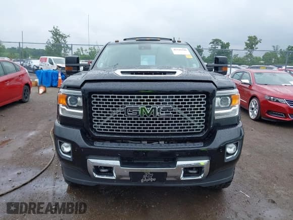 ✅ 2017 GMC Sierra 2500HD Denali • VIN: 1GT12UEY8HF213419 • Лот: 42720346. Опубликован ранее на IAAI с пробегом 169 799 миль. Бесплатный доступ к архиву аукционных продаж из США и подробный отчёт об истории автомобиля на DreamBid. Изображение 12.