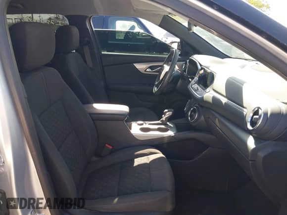 2021 Chevrolet Blazer LT z VIN 3GNKBCR41MS541610, wystawiony jako IAAI lot #42578857 z przebiegiem 53 890 mil mil oraz . Historia ofert i sprzedaży dostępna na DreamBid. Obrazek 5.