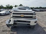 ✅ 2017 Chevrolet Silverado 2500HD LT • VIN: 1GC1KVEY8HF241842 • Lot: 60222555. Wystawiony na Copart z przebiegiem 132 131 mil. Bezpłatny archiwum sprzedaży aukcyjnych z USA i szczegółowy raport historii pojazdu na DreamBid. Zdjęcie 5.