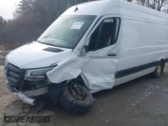 ✅ 2020 Mercedes-Benz Sprinter Cargo • VIN: W1Y4ECHYXLP236211 • Lot: 41705378. Listed on IAAI with 139,901 mi. Free auction sales archive from the USA and detailed vehicle history report at DreamBid. Image 6.