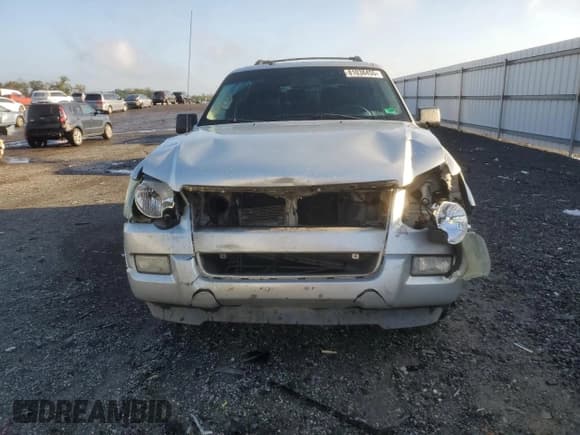 ✅ 2010 Ford Explorer XLT • VIN: 1FMEU6DE7AUA59247 • Лот: 81038455. Опубликован ранее на Copart с пробегом 229 993 миль. Бесплатный доступ к архиву аукционных продаж из США и подробный отчёт об истории автомобиля на DreamBid. Изображение 5.