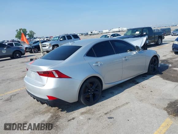 ✅ 2014 Lexus IS 350 • VIN: JTHCE1D24E5001032 • Lot: 42417284. Listed on IAAI with 132,596 mi. Free auction sales archive from the USA and detailed vehicle history report at DreamBid. Image 4.
