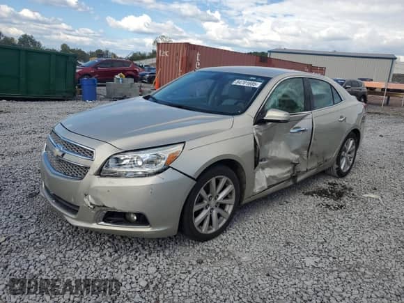 2013 Chevrolet Malibu LTZ z VIN 1G11H5SAXDF277489, wystawiony jako Copart lot #84701695 z przebiegiem 124 823 mil mil oraz Szkoda całkowita • Salvage title. Historia ofert i sprzedaży dostępna na DreamBid. Obrazek 1.
