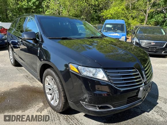 ✅ 2018 Lincoln MKT • VIN: 2LMHJ5NK7JBL02473 • Lot: 43794960. Wystawiony na IAAI z przebiegiem 243 933 mil. Bezpłatny archiwum sprzedaży aukcyjnych z USA i szczegółowy raport historii pojazdu na DreamBid. Zdjęcie 1.