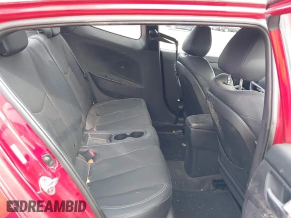 ✅ 2013 Hyundai Veloster Turbo • VIN: KMHTC6AE5DU100476 • Lot: 41541395. Wystawiony na IAAI z przebiegiem 97 042 mil. Bezpłatny archiwum sprzedaży aukcyjnych z USA i szczegółowy raport historii pojazdu na DreamBid. Zdjęcie 8.