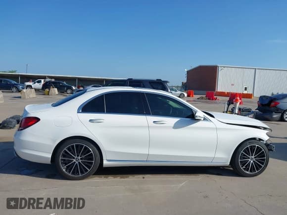 ✅ 2020 Mercedes-Benz C 300 • VIN: WDDWF8DB9LR558941 • Lot: 42706308. Listed on IAAI with 25,486 mi. Free auction sales archive from the USA and detailed vehicle history report at DreamBid. Image 14.