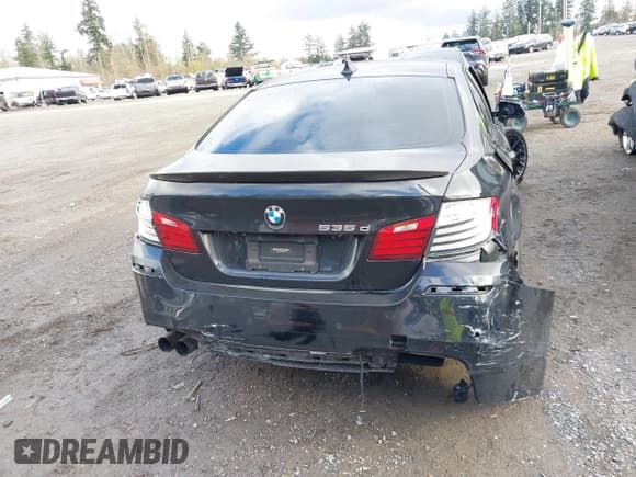 ✅ 2016 BMW 5 Series 535d • VIN: WBAXA5C57GG042082 • Lot: 43714663. Listed on IAAI with 95,771 mi. Free auction sales archive from the USA and detailed vehicle history report at DreamBid. Image 16.