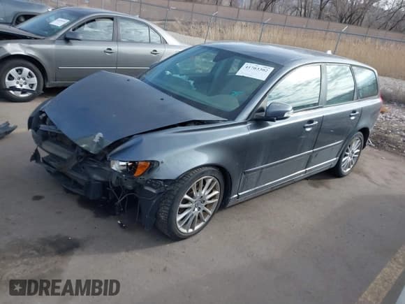 ✅ 2010 Volvo V50 • VIN: YV1382MW9A2527311 • Lot: 41703302. Wystawiony na IAAI z przebiegiem Nie podano. Bezpłatny archiwum sprzedaży aukcyjnych z USA i szczegółowy raport historii pojazdu na DreamBid. Zdjęcie 2.