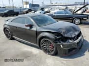 ✅ 2023 Audi TTS • VIN: TRUA1AFV6P1006261 • Lot: 64859585. Wystawiony na Copart z przebiegiem 24 625 mil. Bezpłatny archiwum sprzedaży aukcyjnych z USA i szczegółowy raport historii pojazdu na DreamBid. Zdjęcie 4.