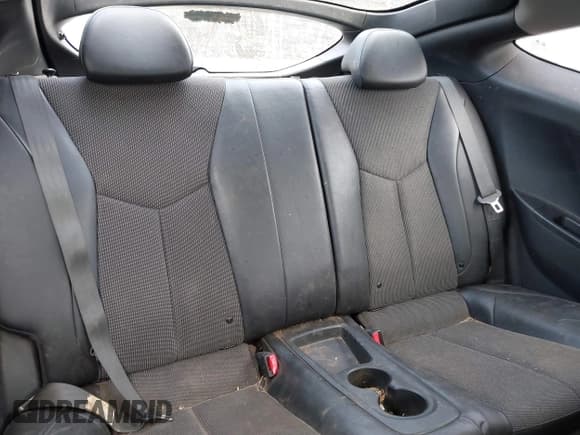 ✅ 2013 Hyundai Veloster w/Black Int • VIN: KMHTC6AD9DU093247 • Lot: 41416318. Wystawiony na IAAI z przebiegiem 130 950 mil. Bezpłatny archiwum sprzedaży aukcyjnych z USA i szczegółowy raport historii pojazdu na DreamBid. Zdjęcie 8.