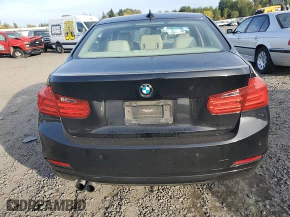 2014 BMW 3 Series 328i z VIN WBA3C1C57EK115074, wystawiony jako Copart lot #89925345 z przebiegiem 131 138 mil mil oraz Szkoda całkowita • Salvage title. Historia ofert i sprzedaży dostępna na DreamBid. Obrazek 6.