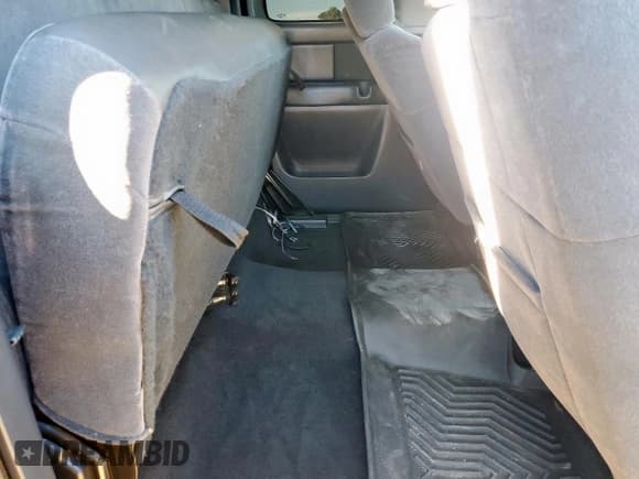 ✅ 2002 Chevrolet Silverado 1500 • VIN: 1GCEC19V72Z300652 • Lot: 92097815. Wystawiony na Copart z przebiegiem Nie podano. Bezpłatny archiwum sprzedaży aukcyjnych z USA i szczegółowy raport historii pojazdu na DreamBid. Zdjęcie 10.