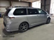 ✅ 2015 Toyota Sienna SE • VIN: 5TDXK3DC3FS649909 • Lot: 90604465. Listed on Copart with 203,769 mi. Free auction sales archive from the USA and detailed vehicle history report at DreamBid. Image 3.