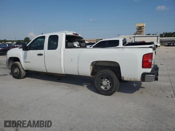 ✅ 2008 Chevrolet Silverado 2500HD Work Truck • VIN: 1GCHC29K28E173673 • Lot: 58024315. Wystawiony na Copart z przebiegiem 229 001 mil. Bezpłatny archiwum sprzedaży aukcyjnych z USA i szczegółowy raport historii pojazdu na DreamBid. Zdjęcie 2.